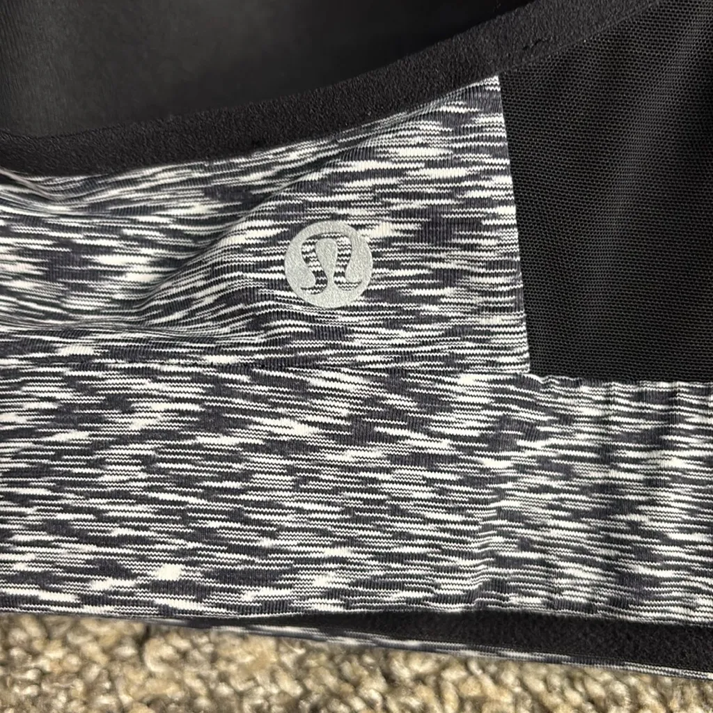 Lululemon  Speed Up Bra C/D size 6 - Image 4