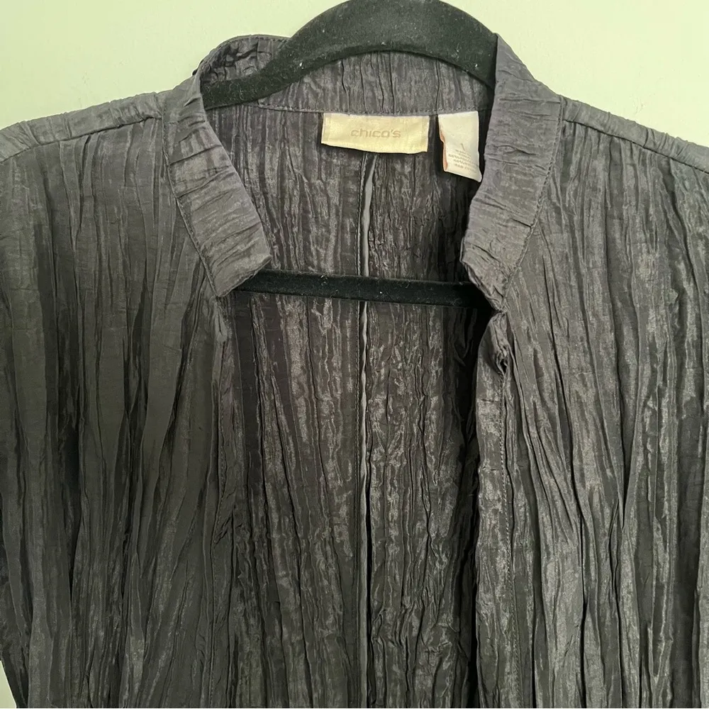 Chico's Womens Size 1 Open Front Crinkle Top 50/50 Polyester Nylon Blend Black - Image 2