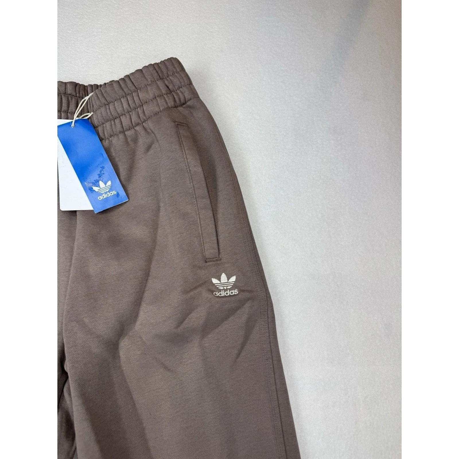 adidas Originals Women's Essentials Fleece Loose Joggers Brown XS NWT - Image 3