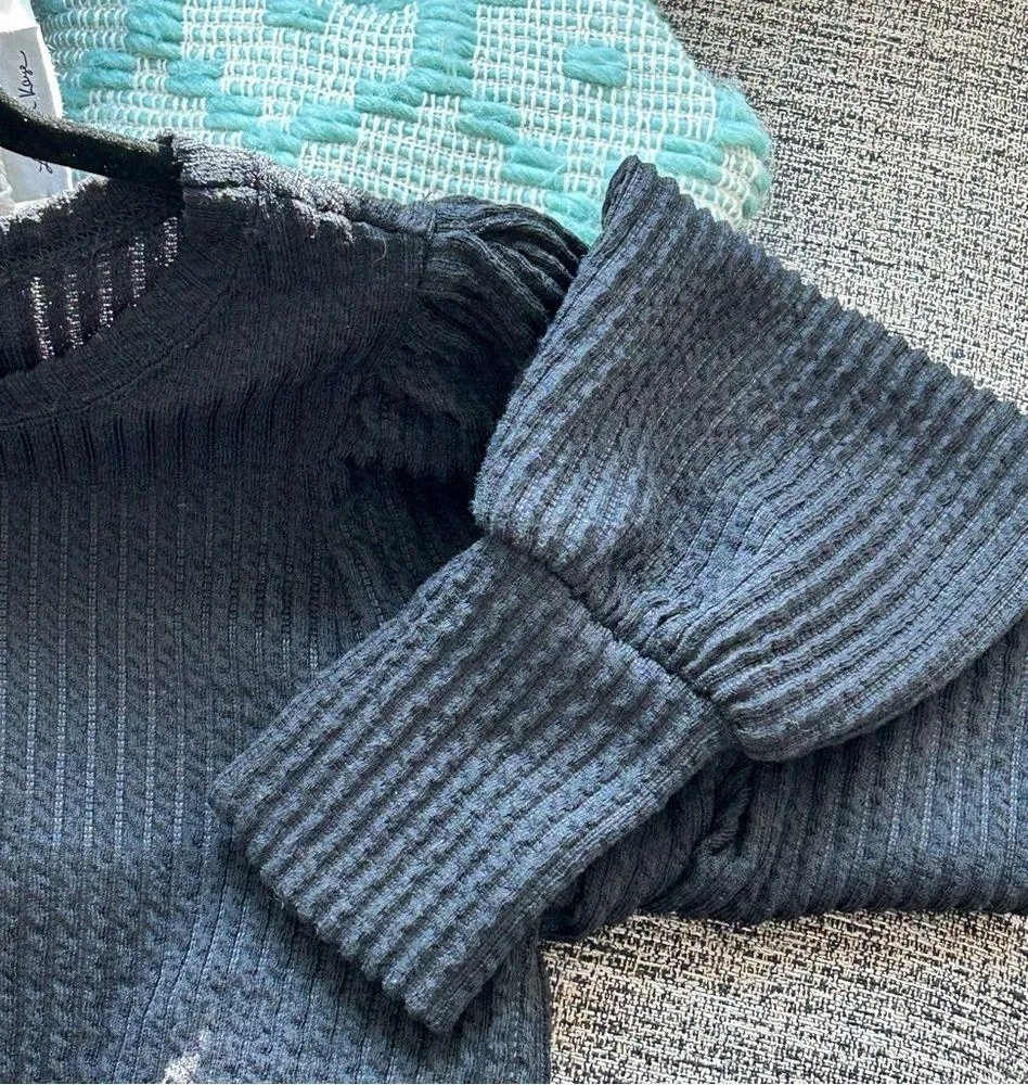 Alter’d State Black Textured Puff Sleeve Knit Top XL - Image 4