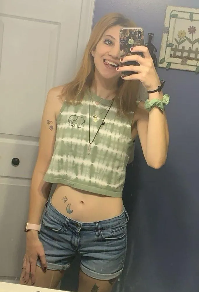 green lily pad tie dye cropped tank top S - Image 2