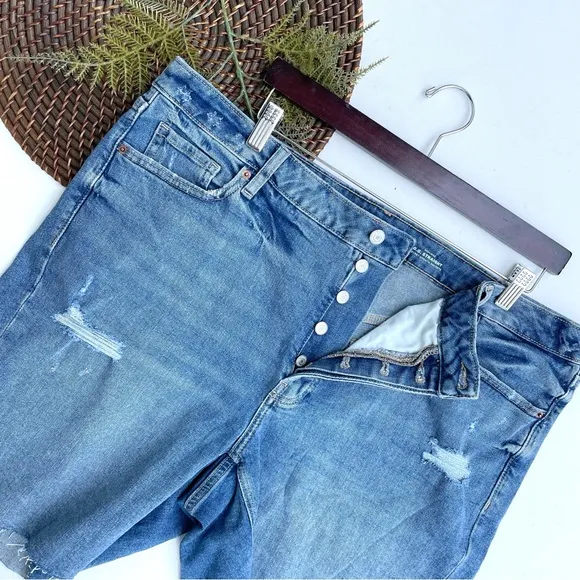 Old Navy Womens Shorts Denim OG Straight High Rise Button Fly Distressed Size 20 - Image 2