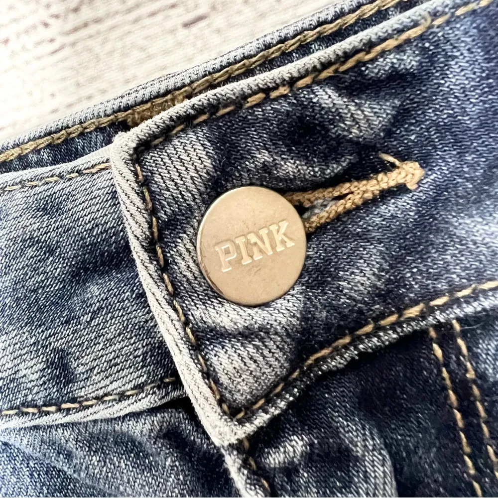 PINK Victoria’s Secret Distressed Denim Blue Jean Short Shorts Size 4 - Image 4