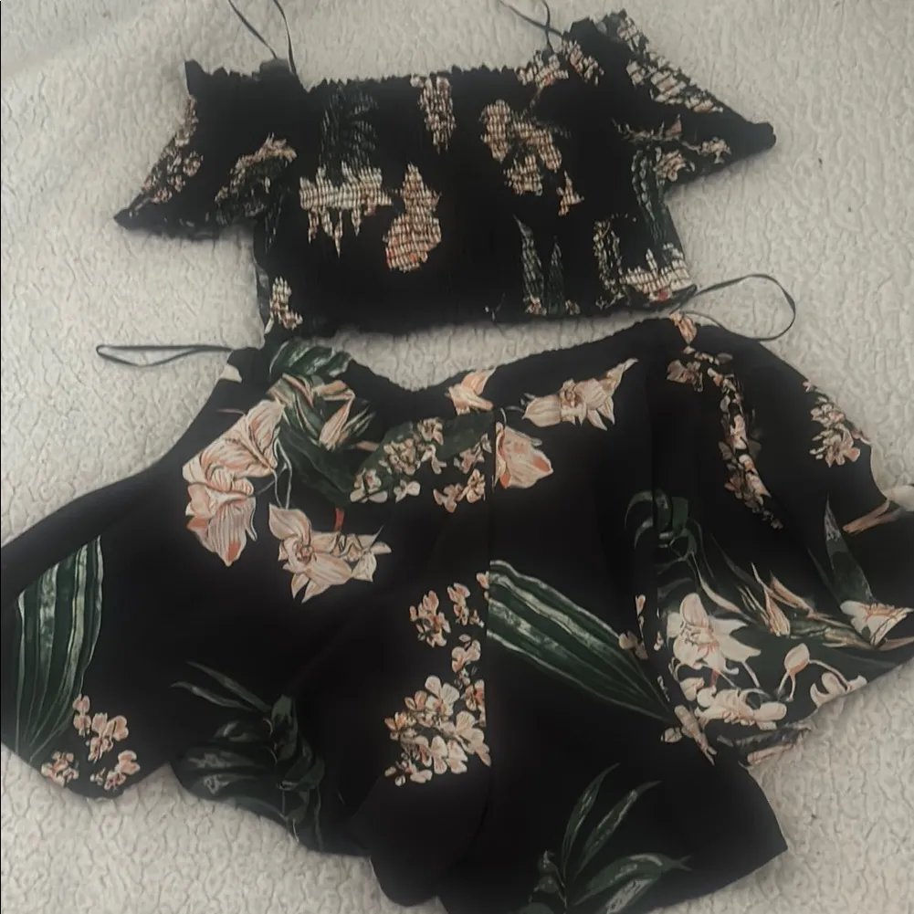 Sage Floral Off-Shoulder Top and Shorts Set - Image 6