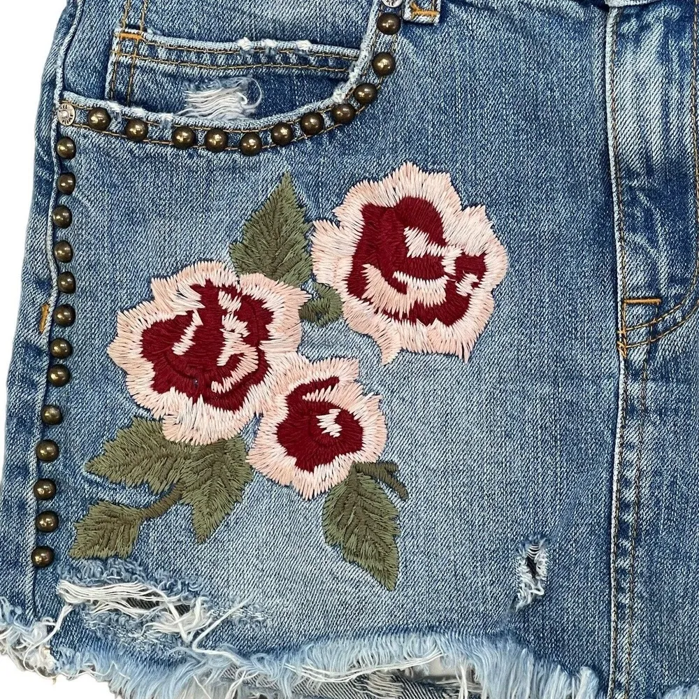 Free People SZ 25 Mini Jean Skirt Wild Rose Embroidered Studded Fray Distressed - Image 2