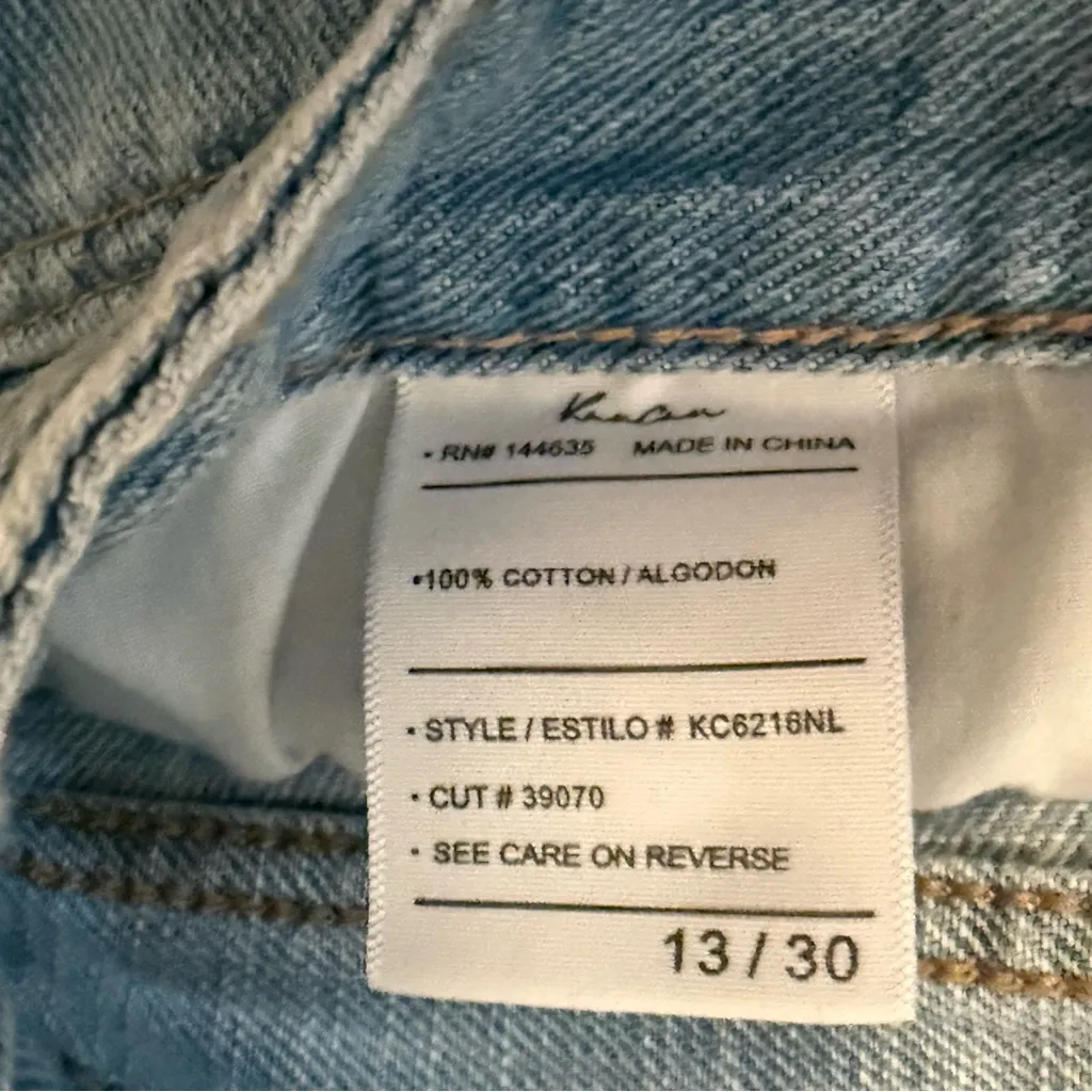 KanCan Light Blue Distressed Jean Shorts Size 30 - Image 4