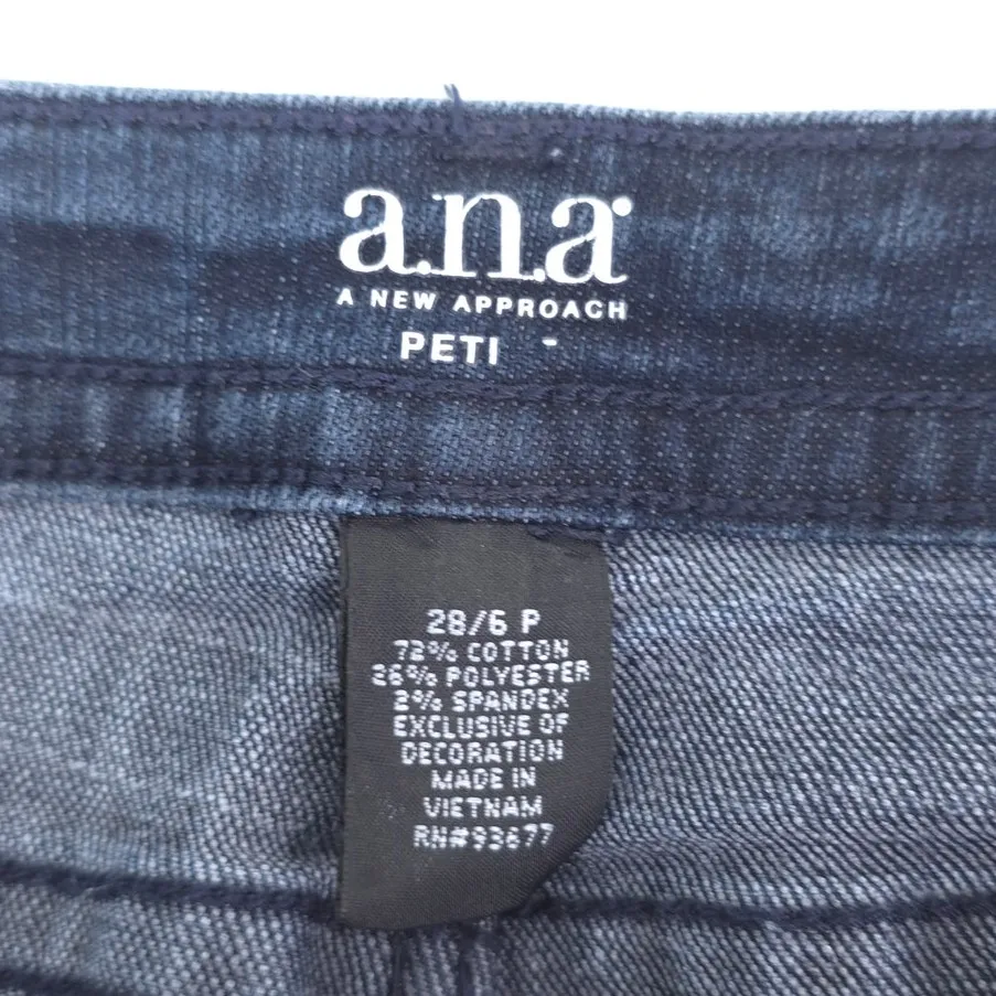 a.n.a A New Approach Jeans Womens 29/6P Petite (31x21.5) Crop Capri Stretch - Image 5