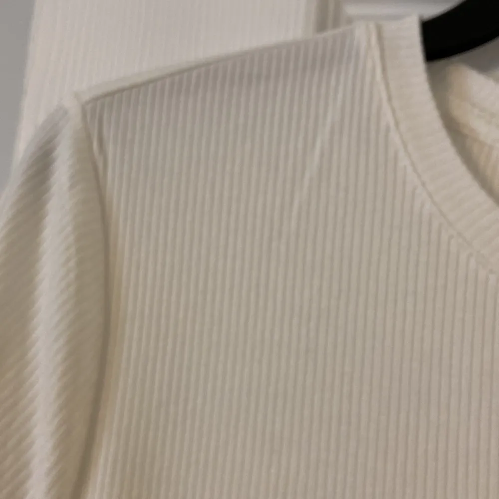 Nine West short sleeve sleeve shirt size L brand new with tag length 26” bust 34 - Image 3