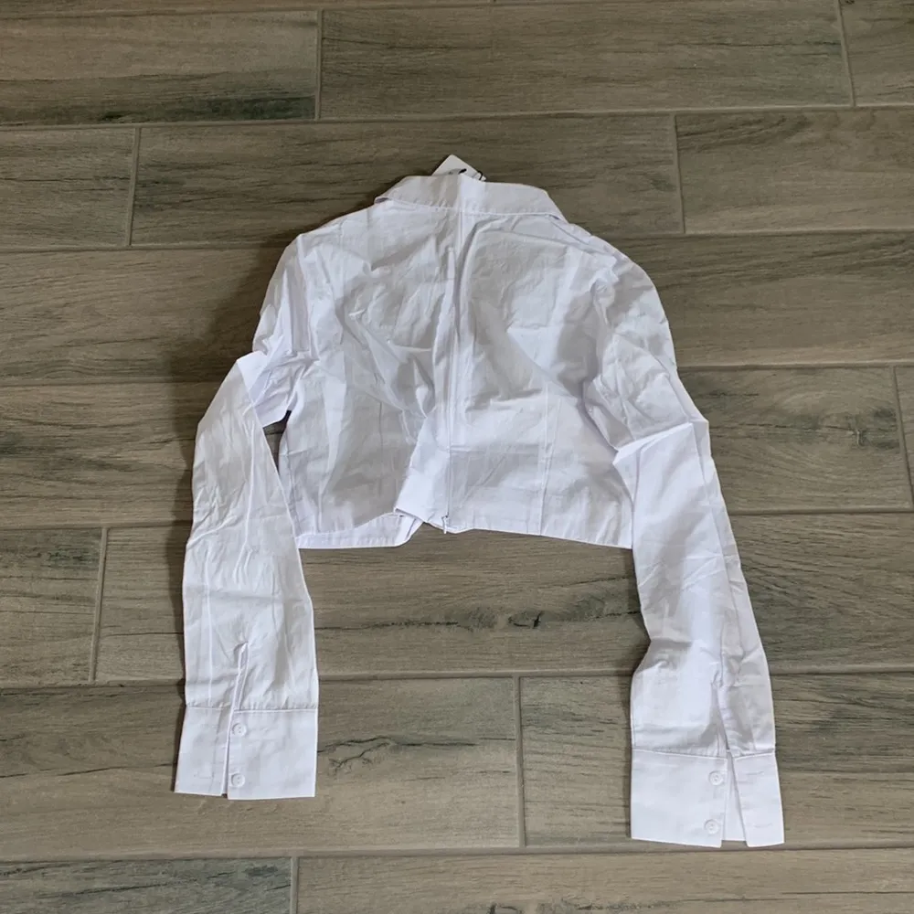 Showpo Clémence twist front cropped shirt - Image 8