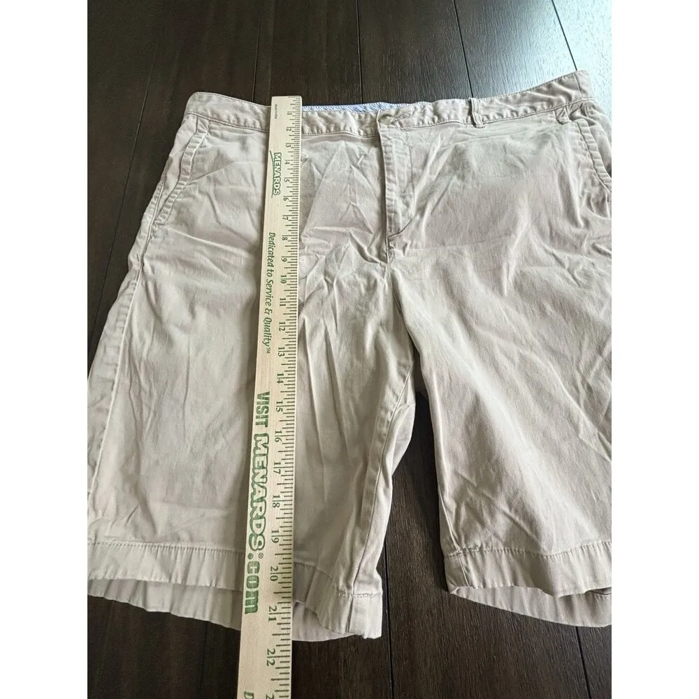 LL Bean Favorite Fit Shorts Womens Size 20 Khaki Flat Front Chino Casual 299923 - Image 4