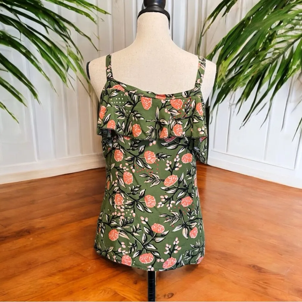 Red Leaf Green Floral Ruffle Button - Image 4