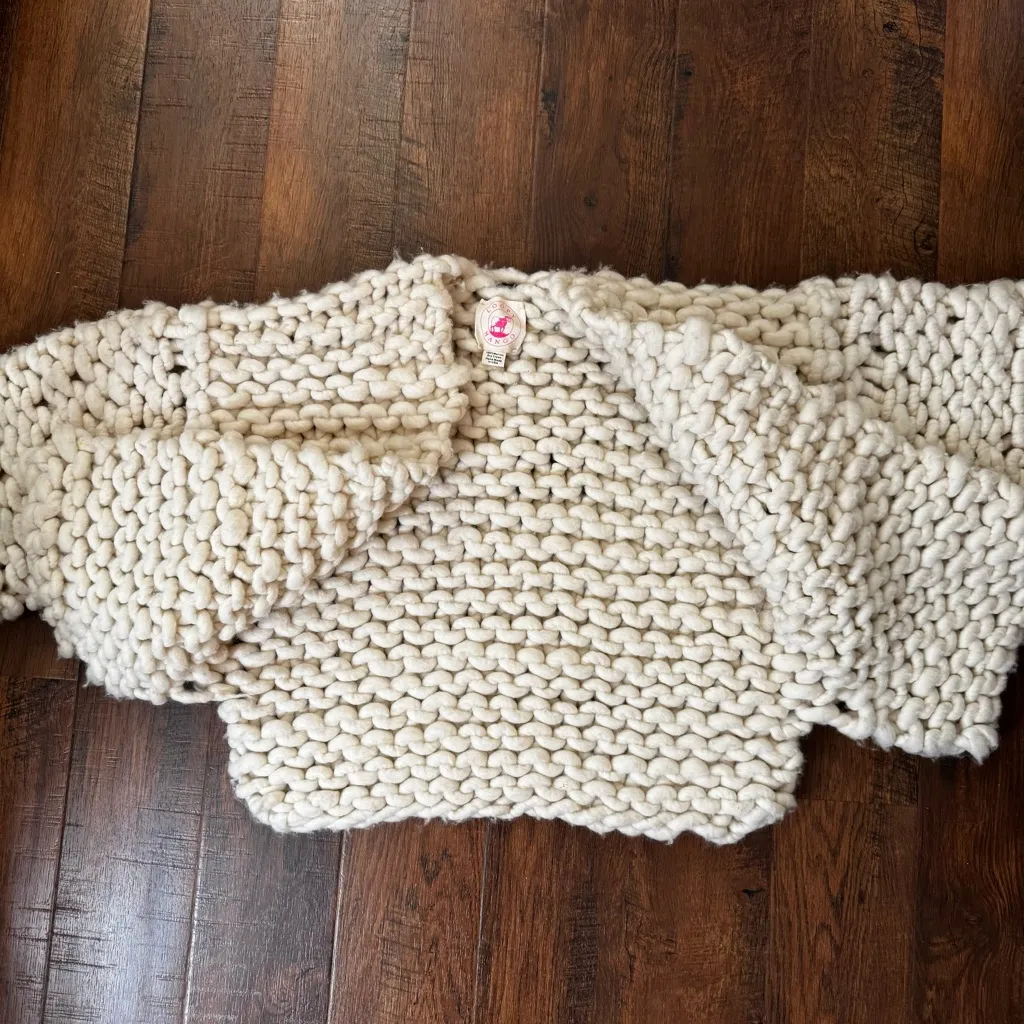 Hand knit, chunky, merino wool cardigan sweater/jacket, approx size M/L White Size L - Image 11