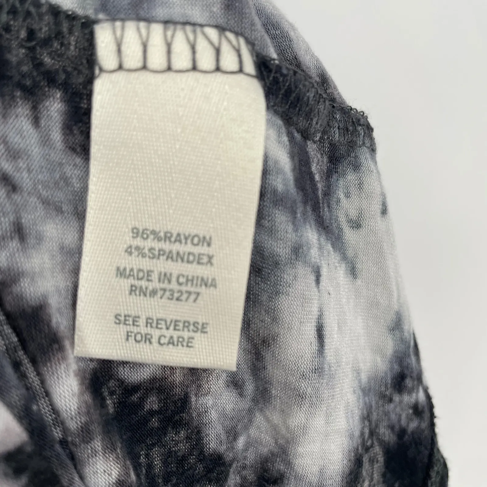 Mudd Tie Dye Halter Tank Top Black White Size S Rayon Spandex - Image 4