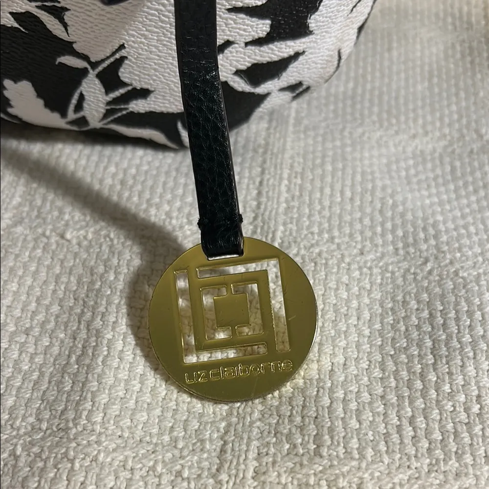 LIZ CLAIBORNE Monochrome Floral Shoulder Bag - Image 7