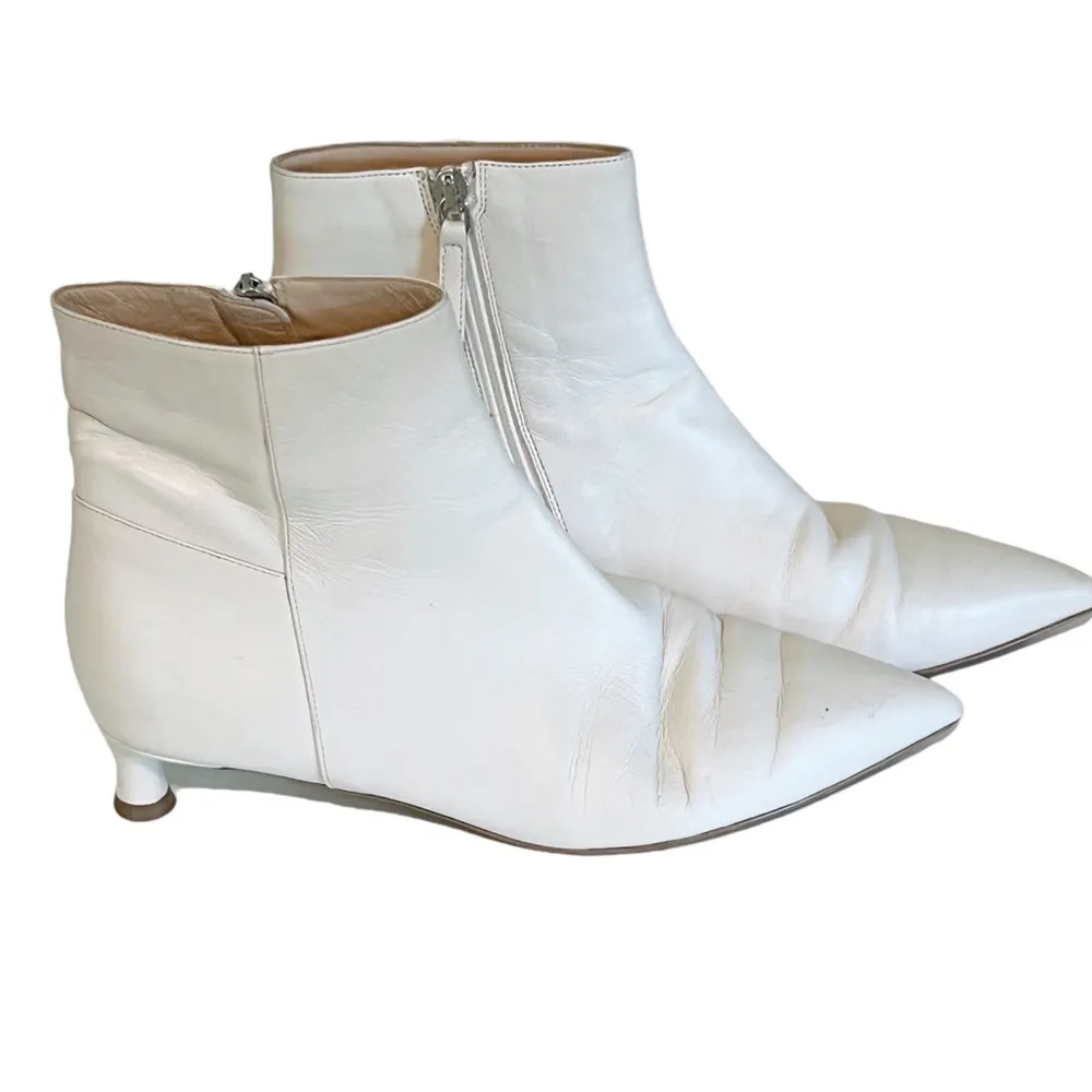 Everlane Leather Pointed Toe The Editor Boot in Bone - Image 86