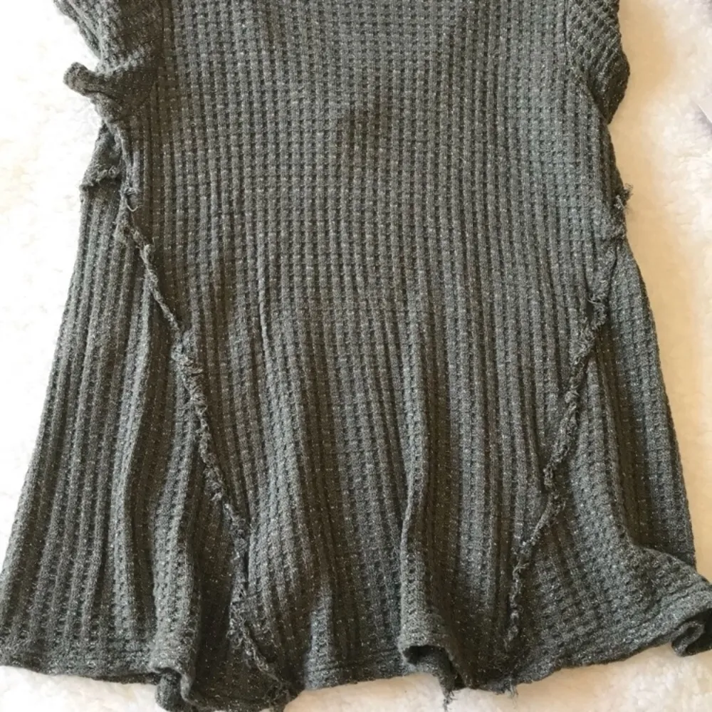 Juicy Couture Olive Green Boho Top - Image 5
