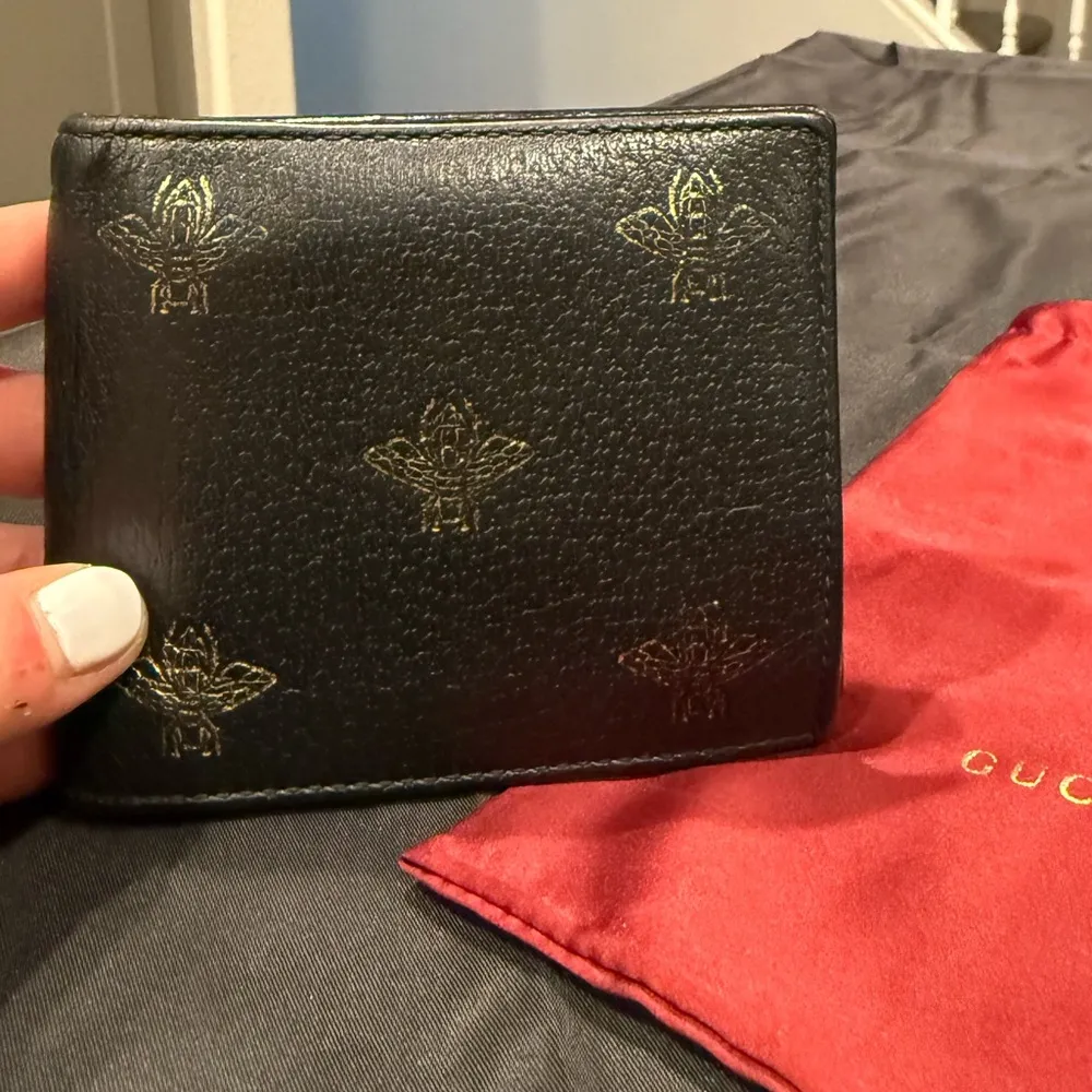 GUCCI Animalier Bee Star Bifold Compact Wallet Black - Image 3