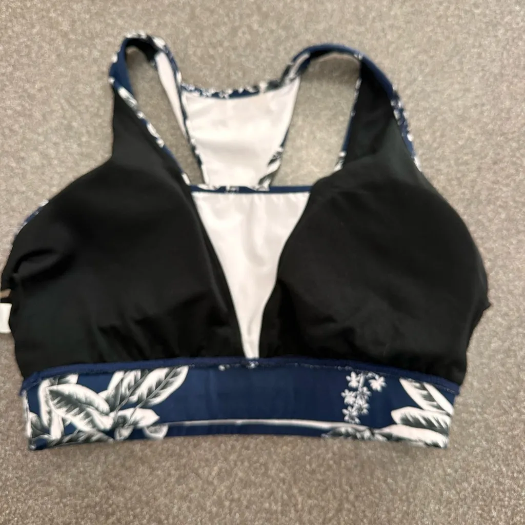 Sam Edelman Triangle Sports Bra Navy & White Floral Print - Image 4