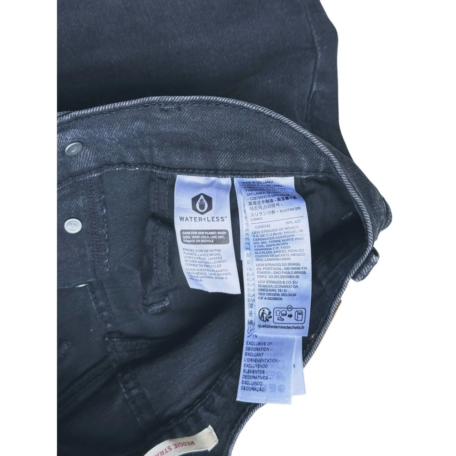 Levi’s Quiet Luxury Wedgie Straight Ankle Jeans 26 Black Classic Edgy Minimalist - Image 6