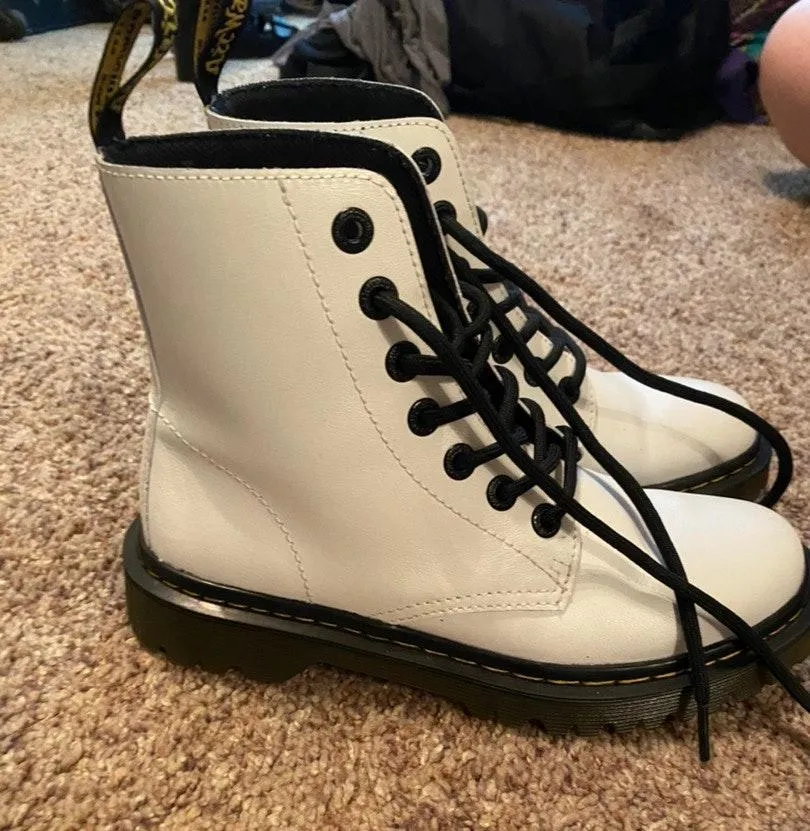 Boots White Size 7.5 - Image 2