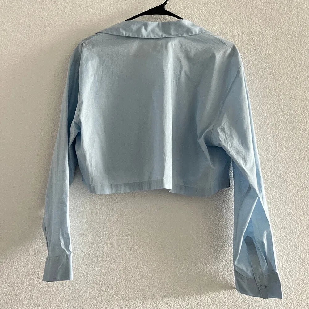 H&M Cropped Shirt Womens Small Light Blue Collared Button Up Cotton - Image 3