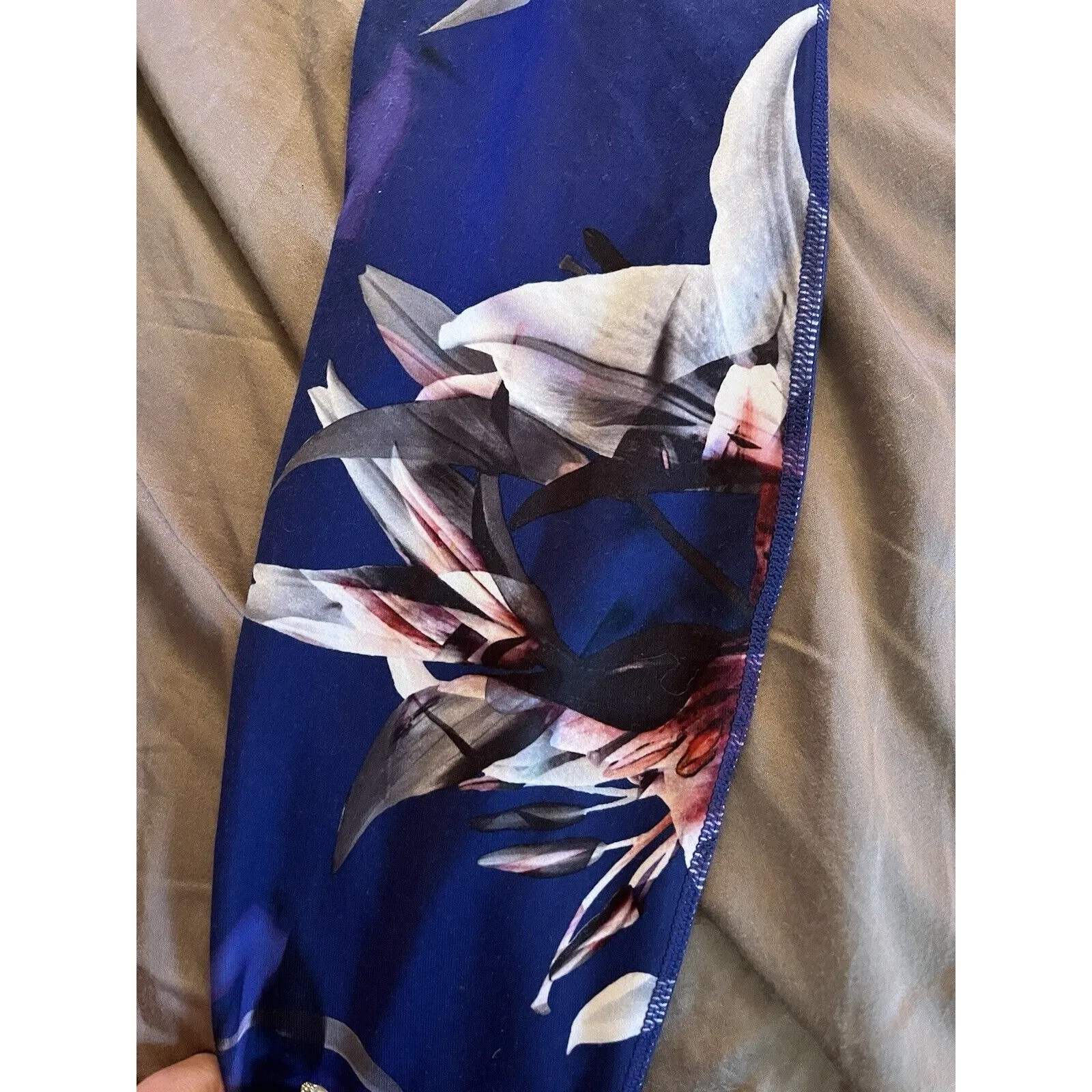 Guru Women's Floral Active Leggings Mid Rise Size Small EUC - Image 3