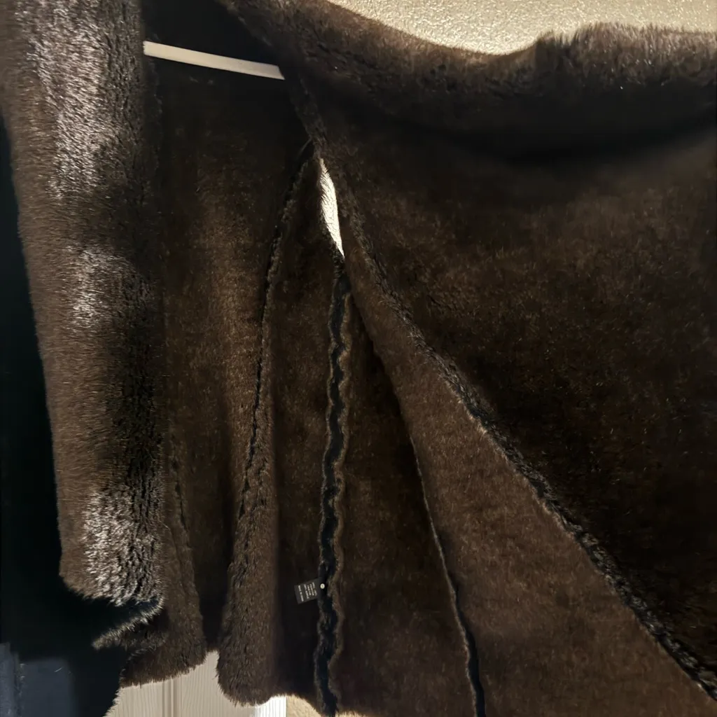 AQUA Faux Fur Lined Vest – XS – Bloomingdale’s – Immaculate - Image 4