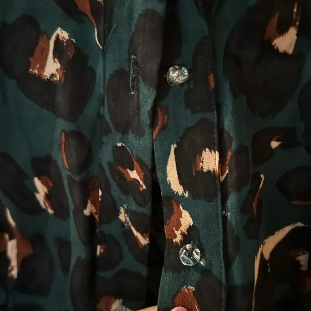 Karlie‎ silky blouse, Large - Image 3