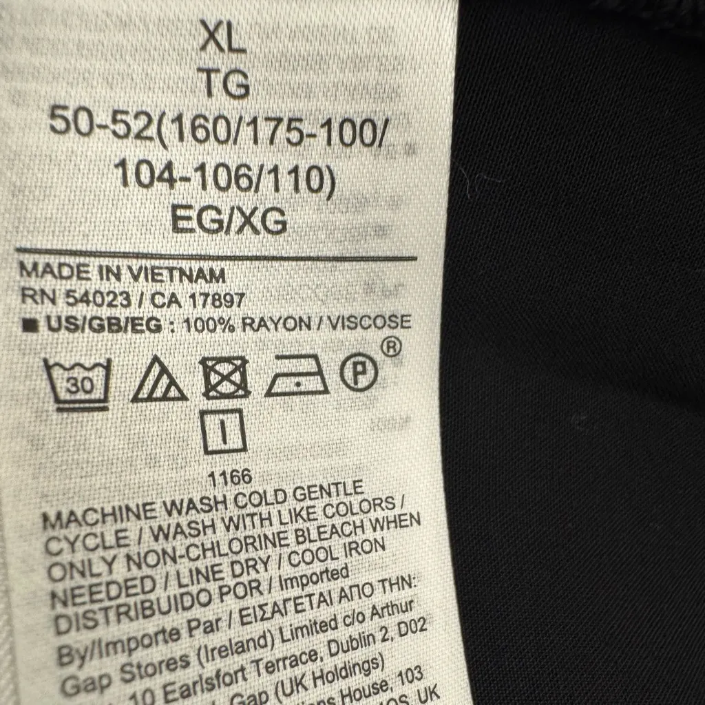 GAP Oversized VNeck Cuffed Shortsleeved Blouse Black -XL - Image 3