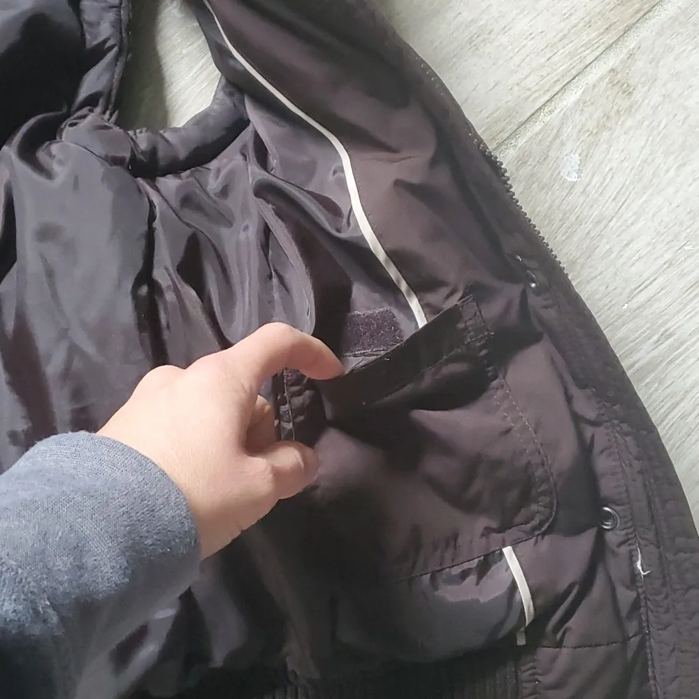 Gap Puffer Vest with Removable Faux Fur Trimmed Hood - Image 10