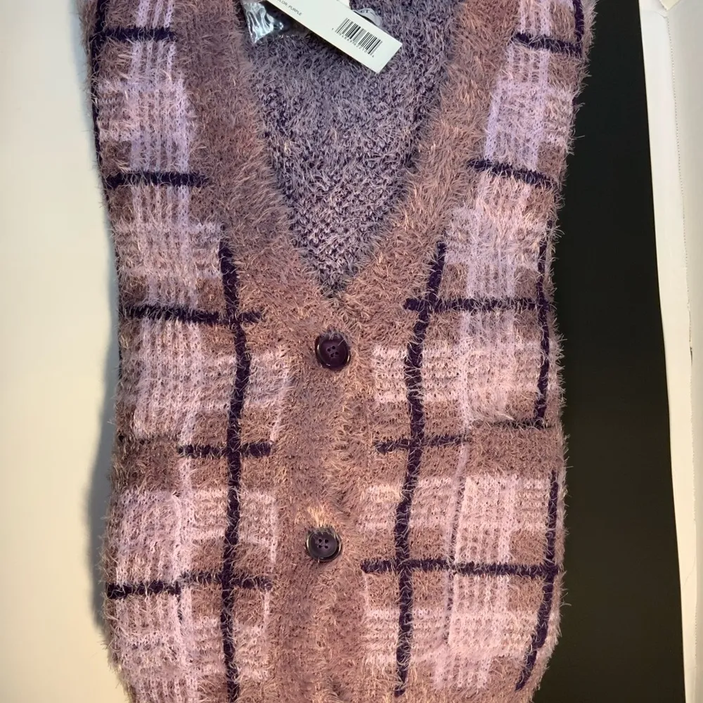 99 Jane Street Women’s V - Image 4