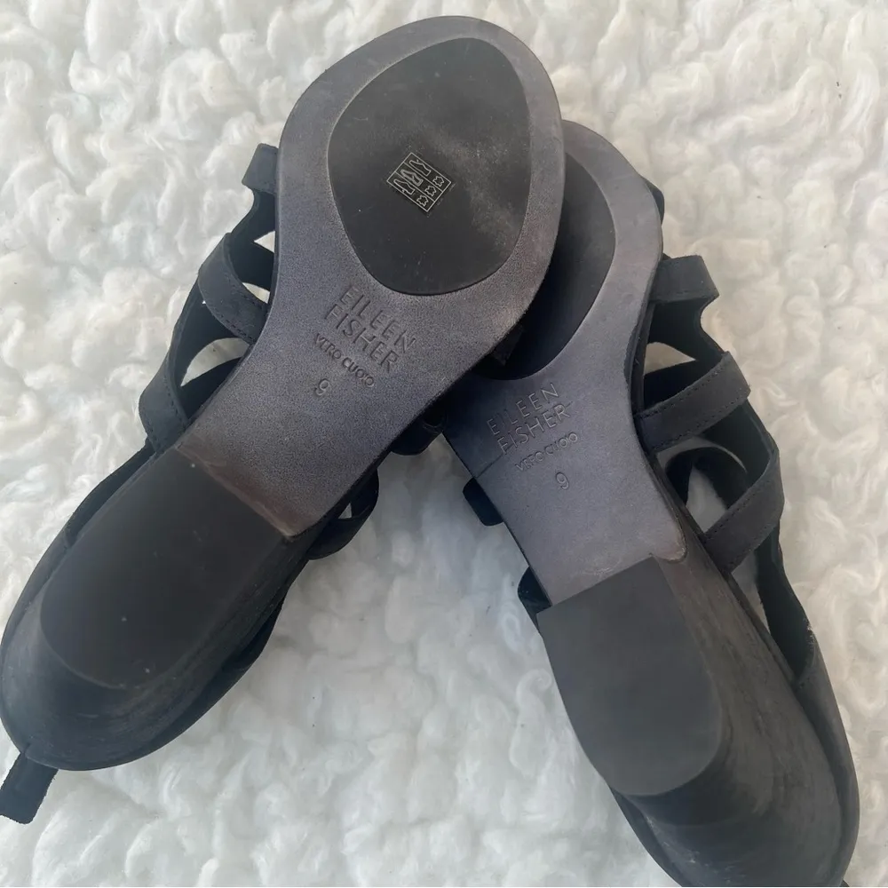 Eileen Fisher Women's  Black Leather Cage Strap Back Zip Heeled Sandals Size 9 - Image 7