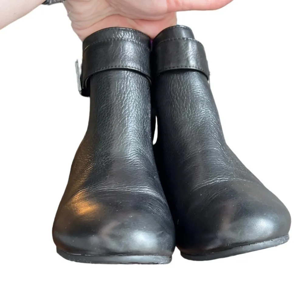 Gentle Souls by Kenneth Cole - Birdie Black Ankle Wedge Leather Booties Sz 7.5 - Image 6