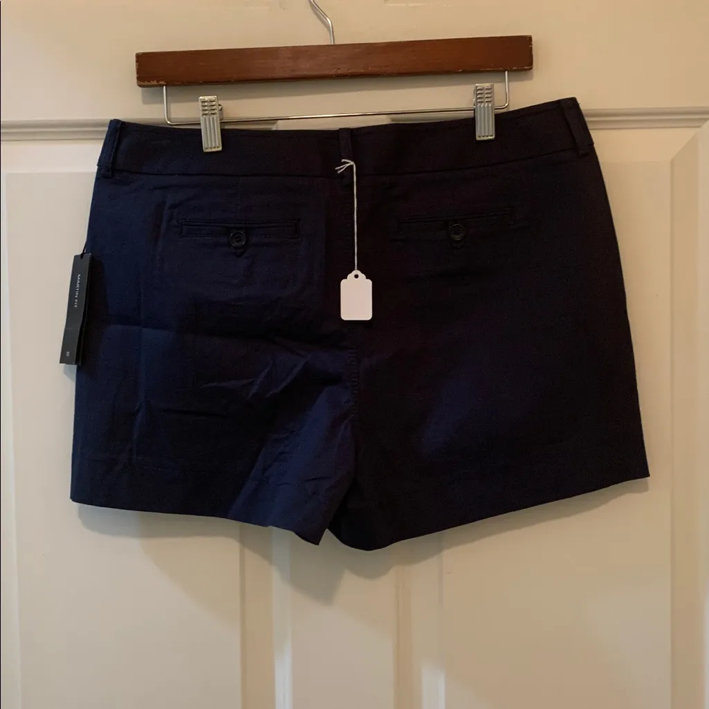 Banana Republic Navy Stretch Martin Fit Shorts.   Size-10 - Image 3
