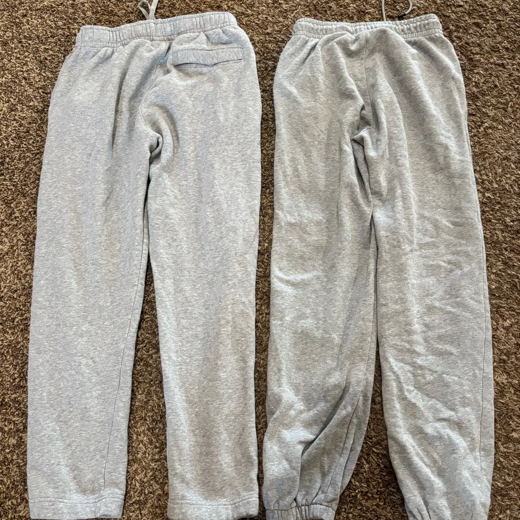 Nike Women’s Light Gray Joggers - Image 4