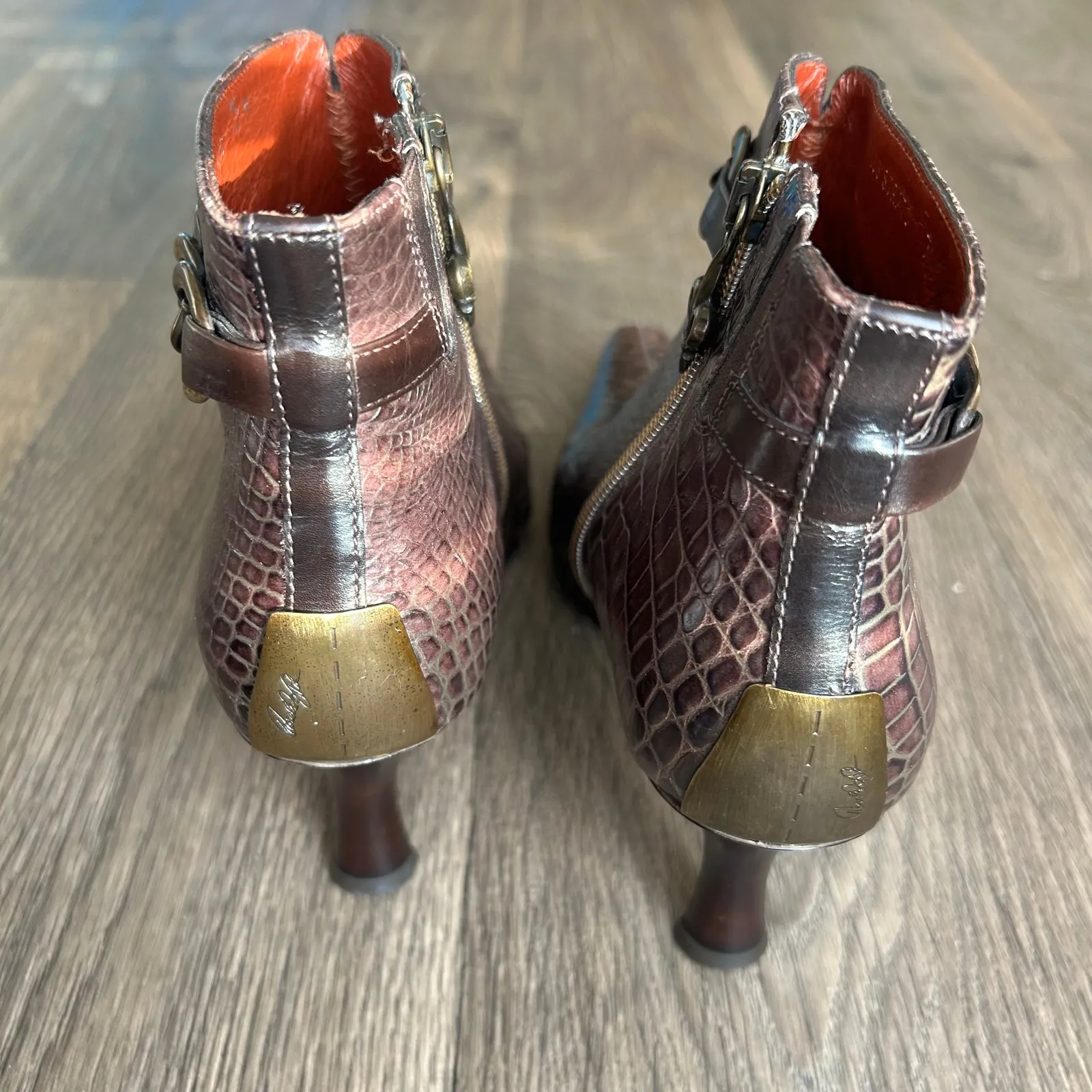 Donald J Pliner Couture Brown Leather Pointed Toe Booties Size 7 - Image 5