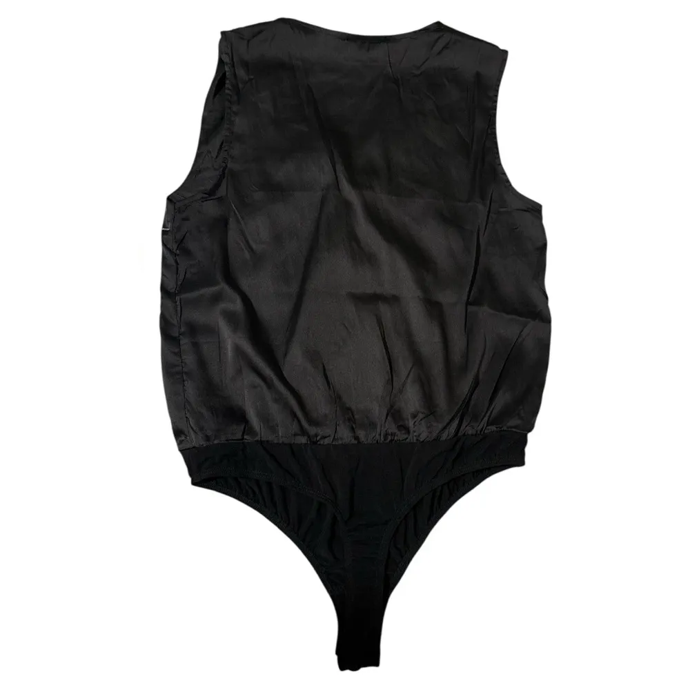 Vici Black Bodysuit with Elegant V-Neck Design - Image 4