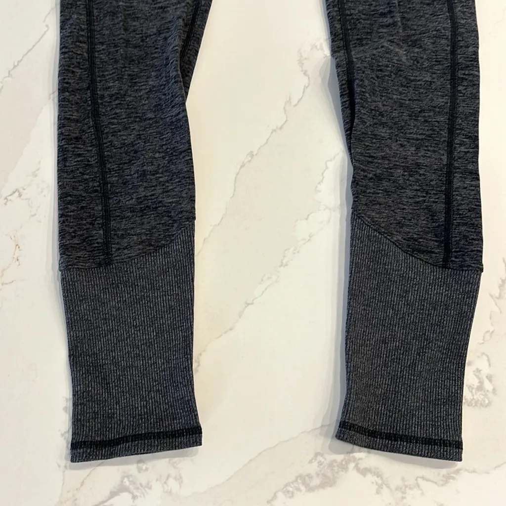 Alo High Waist Alosoft Lounge Legging in Heathered Navy - Image 13