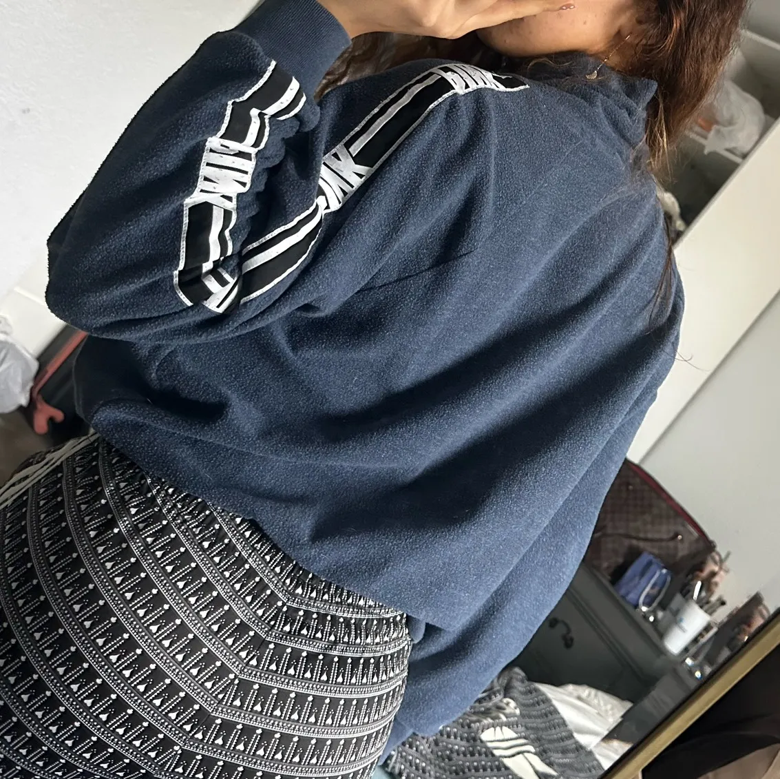 Victoria's Secret PINK Sweatshirt - Image 5