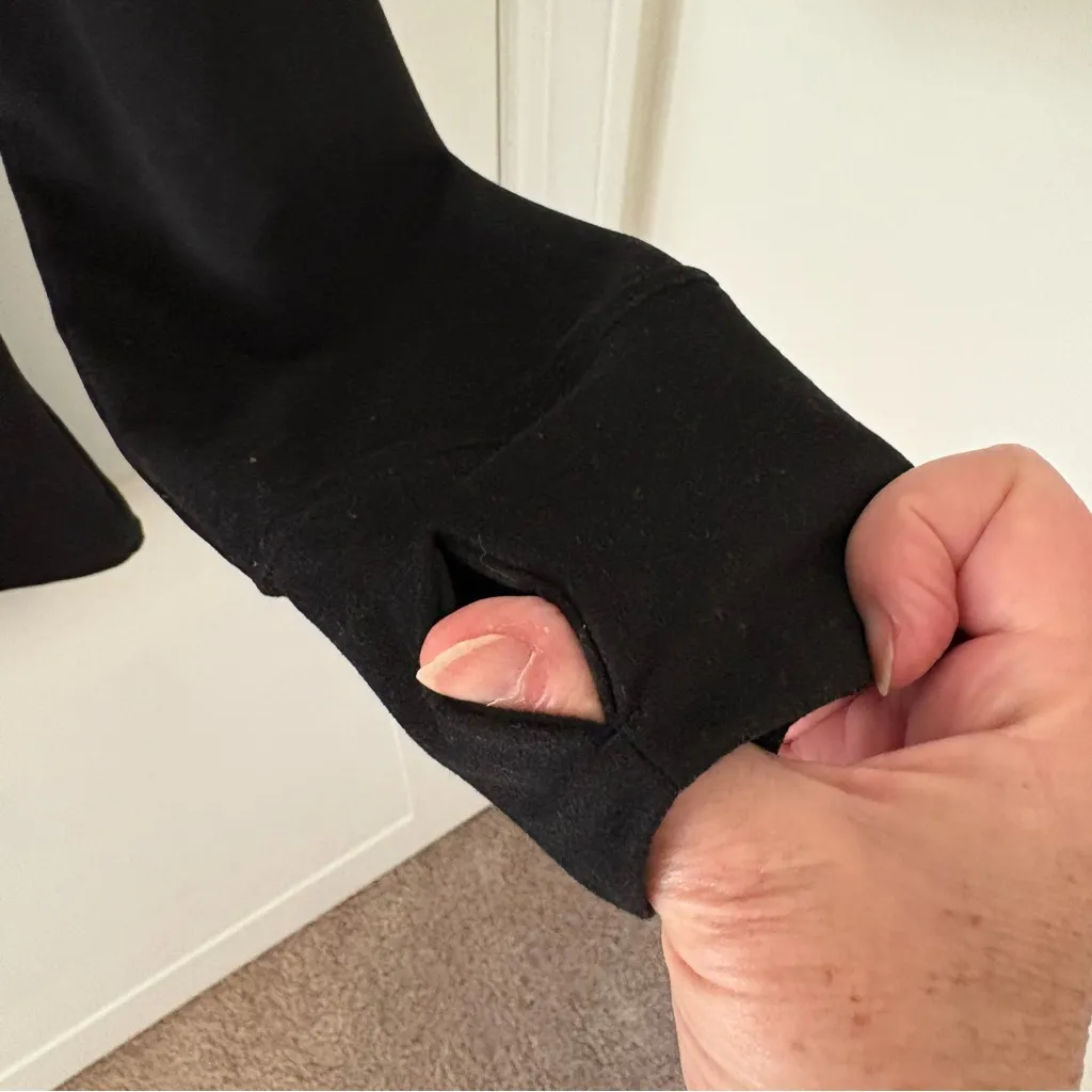 Peloton Quarter Zip Activewear Pullover. Size Large. - Image 3