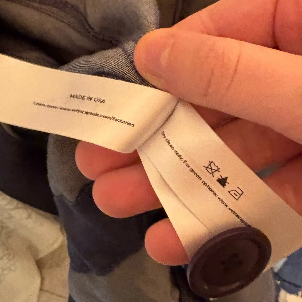 Vetta Capsule Utility Jacket in Chambray - Image 8