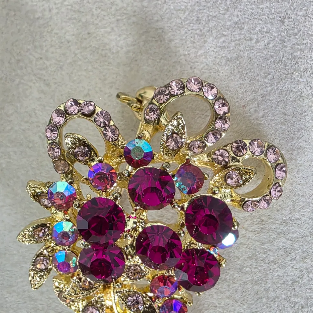 Vintage Gold Brooch Pin with Pink And Fuchia AB Stones - Image 3