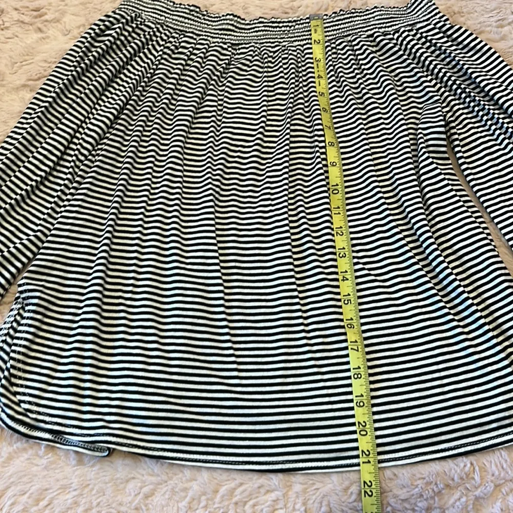 New with tags size M blouse - Image 4