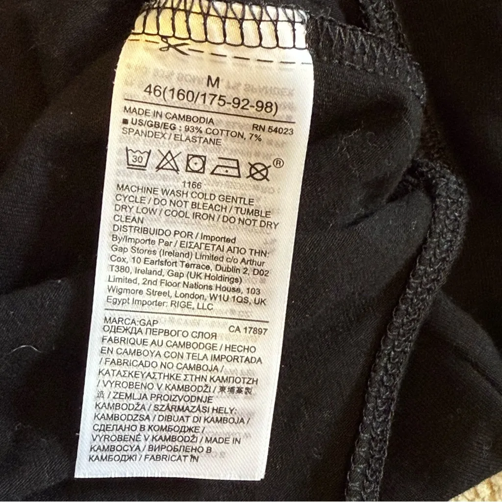 Gap  True Black Short Sleeve Bodysuit Size Medium - Image 7