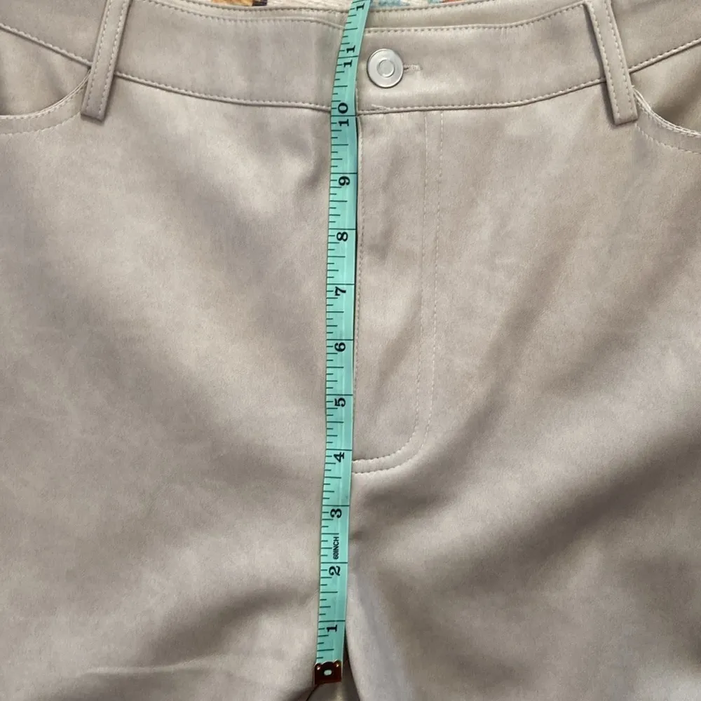 NWT Bagatelle Faux Leather Cargo Pants Beige Tan Cream Size Small Neutral - Image 11