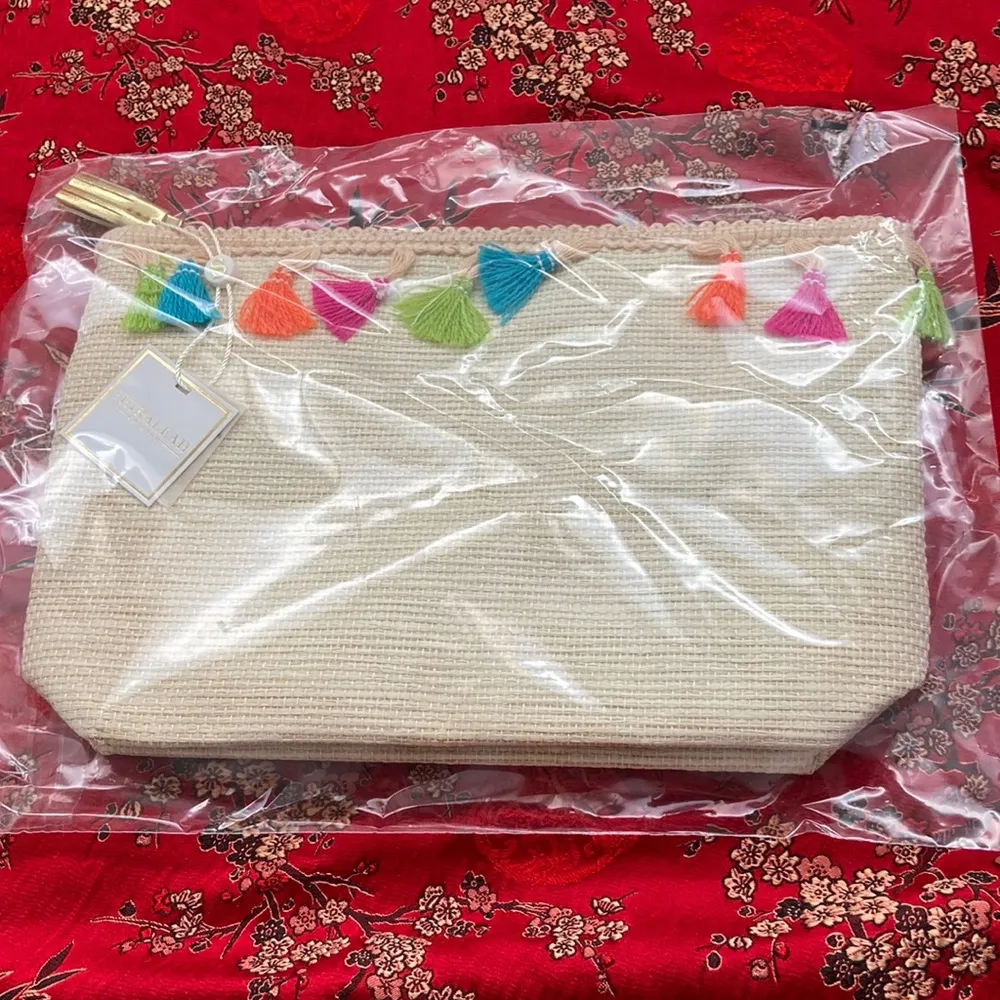 Shiraleah | bag/pouch/clutch Paper straw shell with colorful tassel trim. - Image 3