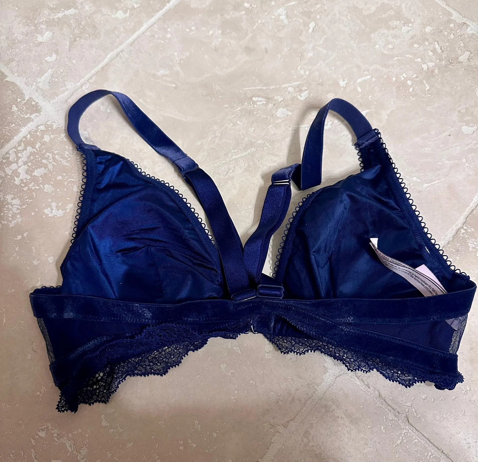 NEW Victoria Secret Bralette Size Small - Image 2