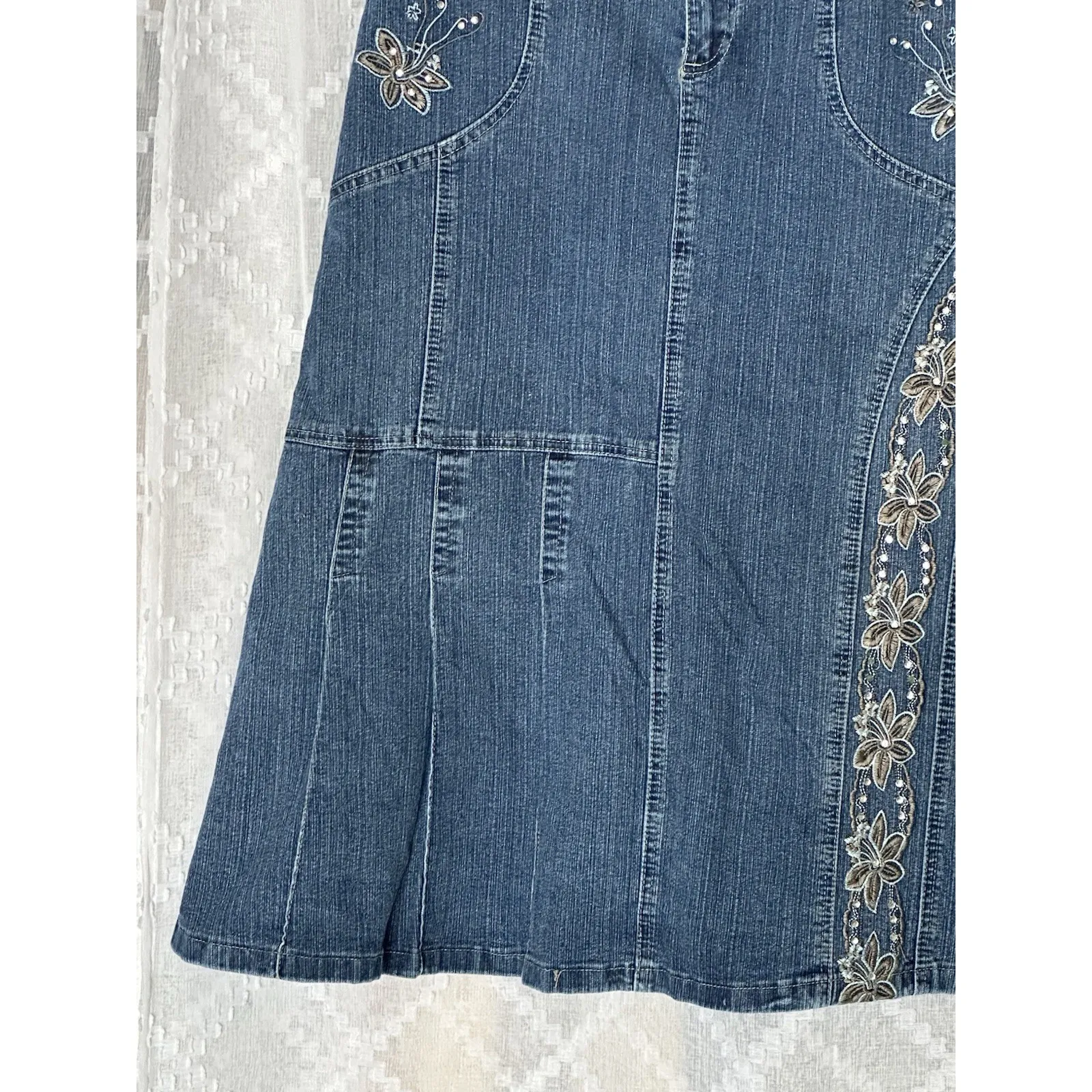 Y2K Jeweled Embroidered Denim Skirt Size 34 Midi Pleated Trad Wife Western Midi Blue - Image 4