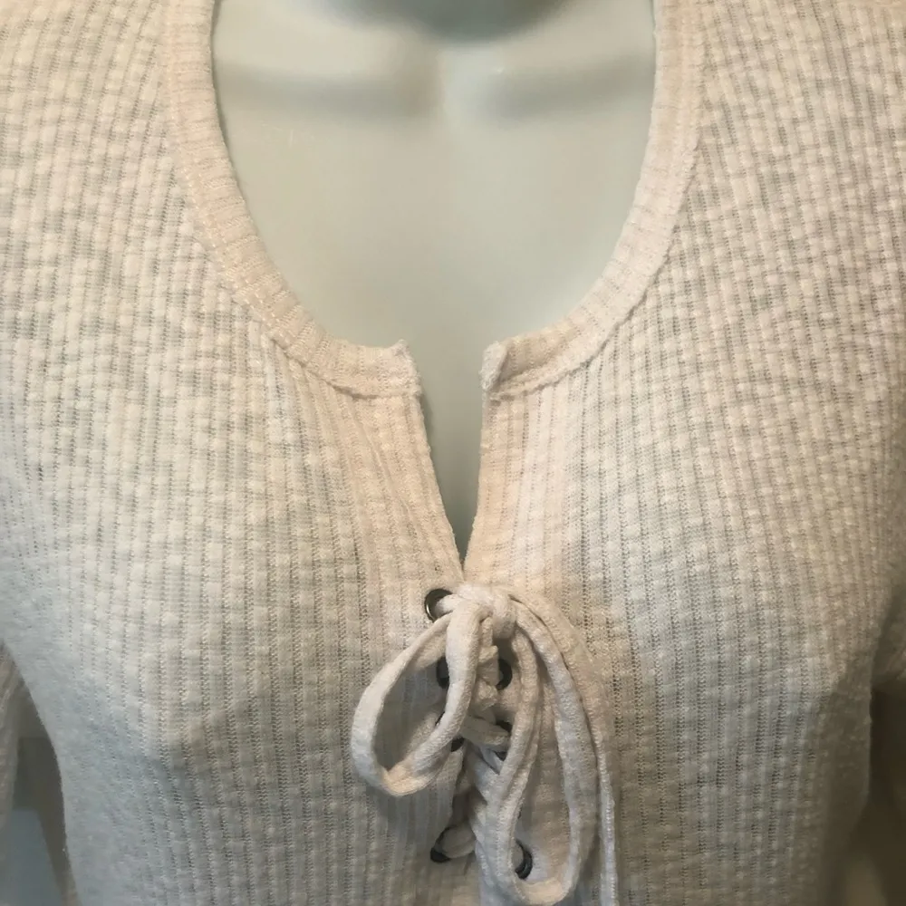 BKE Off White Lace Up Ribbed SS Casual Stretch Shirt Size XL Fall Fashion - Image 4