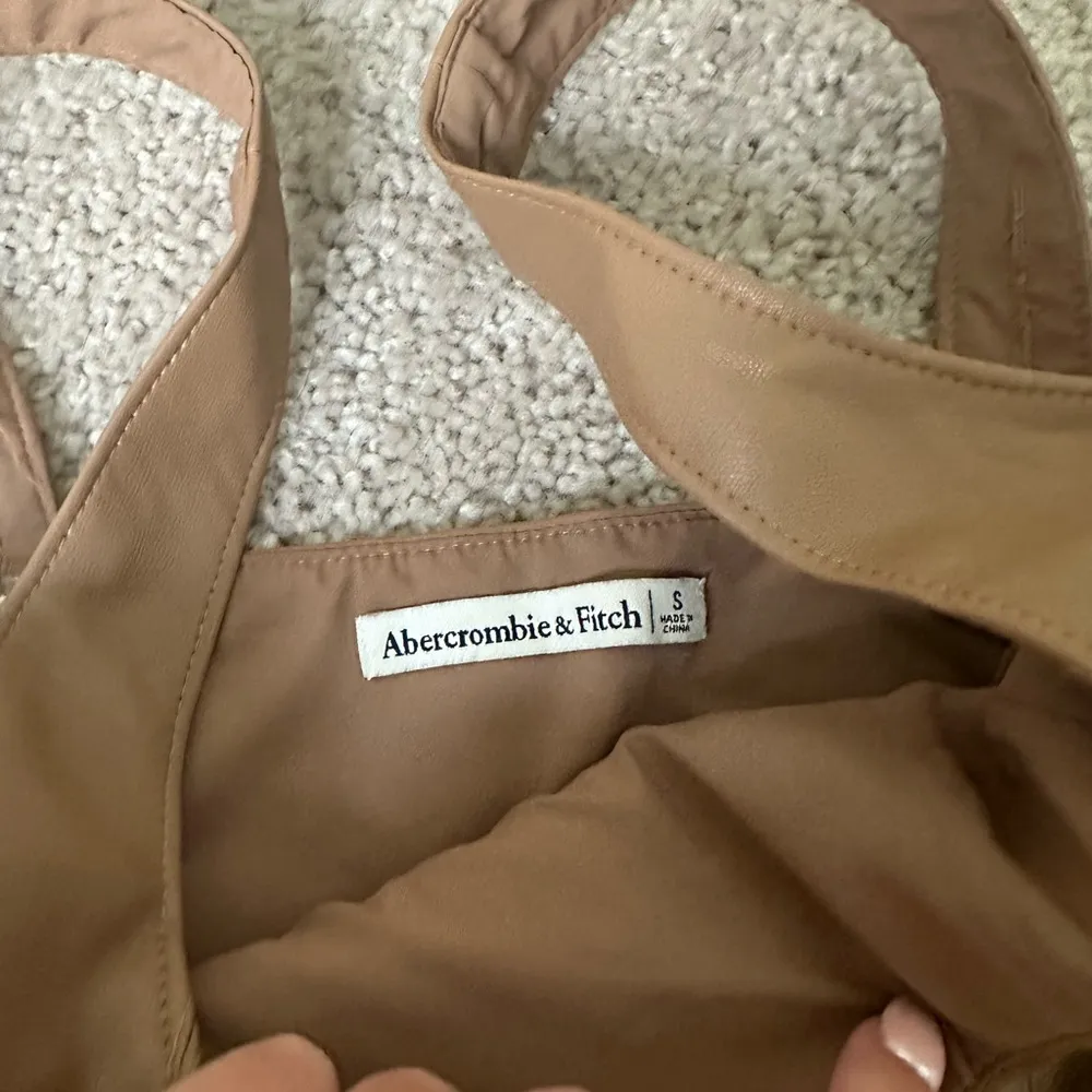 Abercrombie & fitch Tan faux leather corset crop top Sleeveless - Image 2